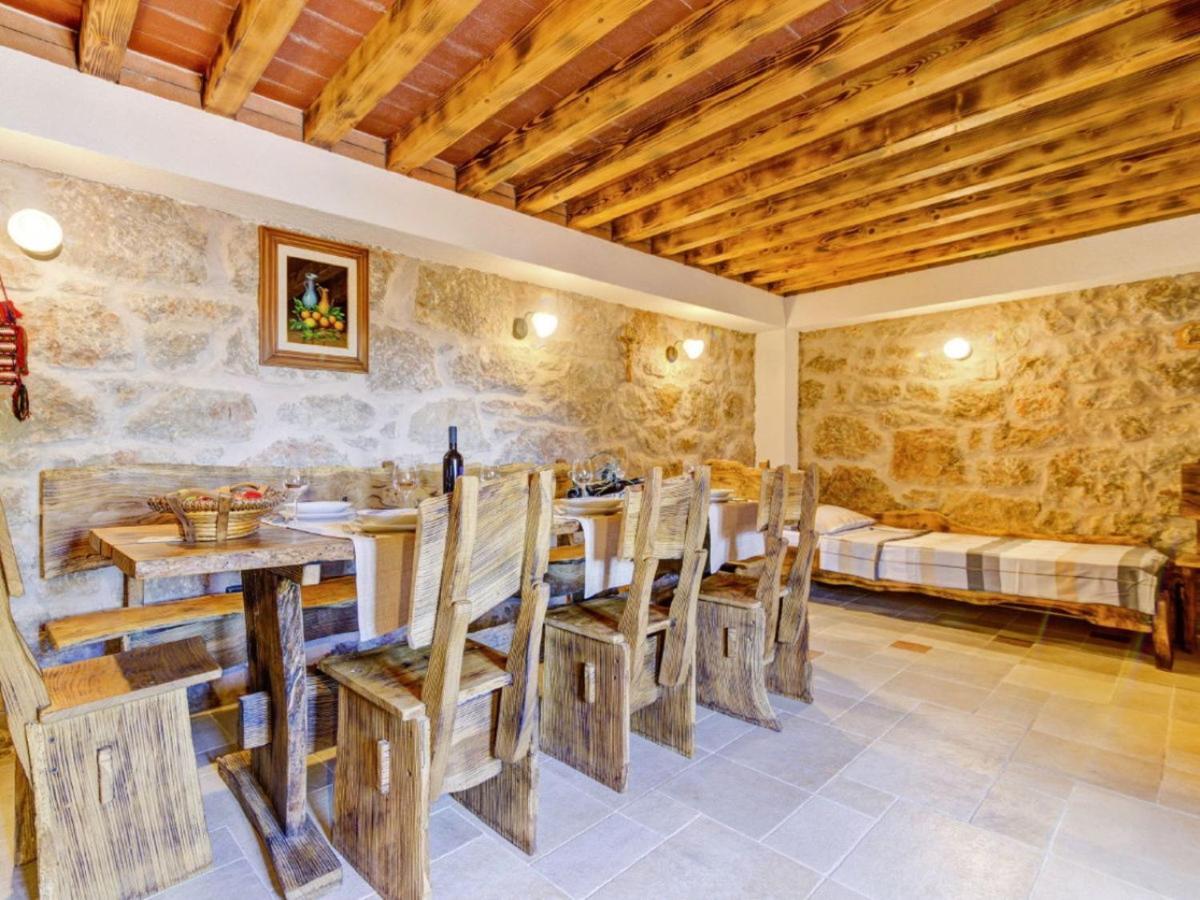 Lovely Holiday Home In Starigrad מראה חיצוני תמונה