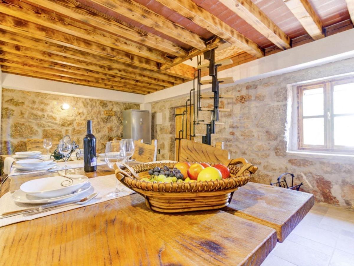 Lovely Holiday Home In Starigrad מראה חיצוני תמונה